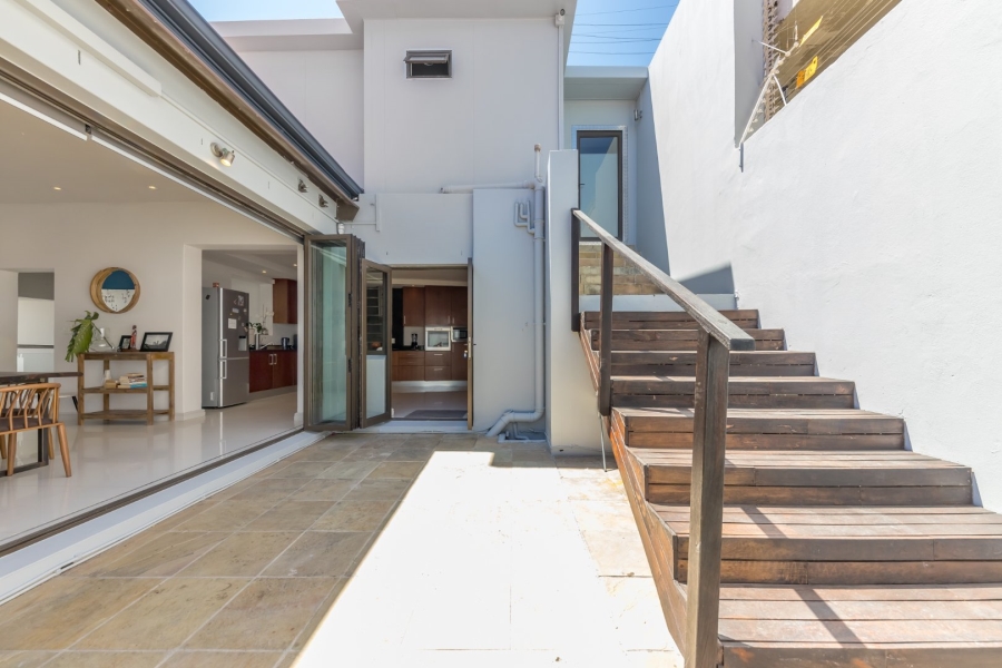 4 Bedroom Property for Sale in Green Point Western Cape